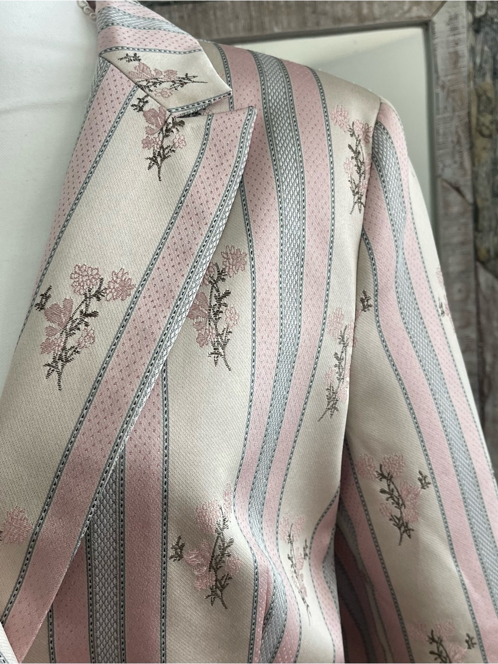 Vintage Hunt Club Pink and Cream
Floral Striped Blazer - Picture 2 of 10